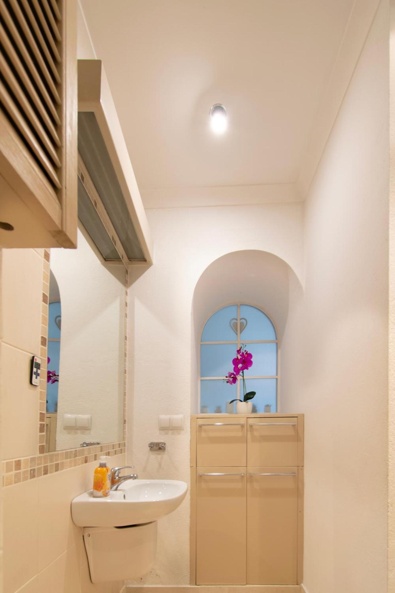 Stylish 2 Bedroom Apartment Morsztynowska Street كراكوفيا المظهر الخارجي الصورة